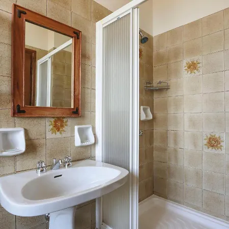 Le Castagne By Interhome בית נופש צ'צ'ינה